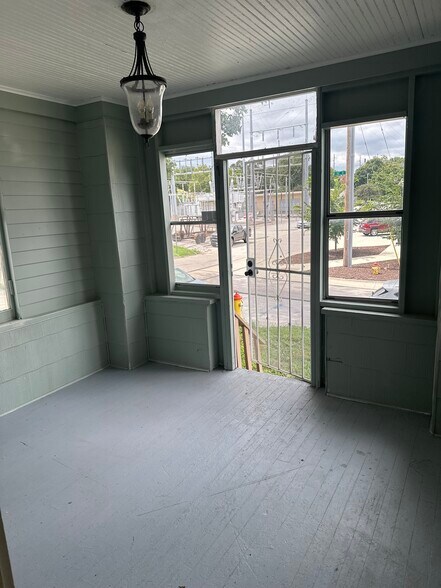 Building Photo - 623 S 33rd St