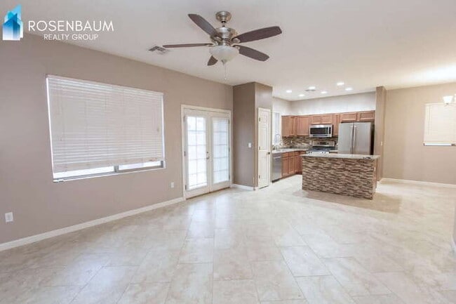 Building Photo - Beautiful 5-beds, 2.5-baths two-story home in the desirable Rancho Marana community!