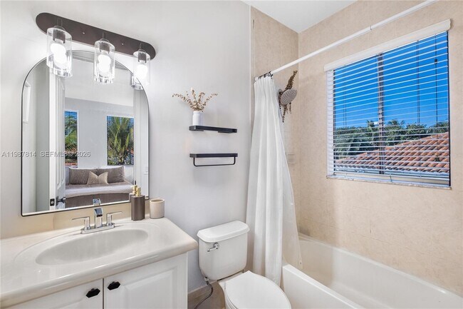 Building Photo - 7726 SW 193rd Ln