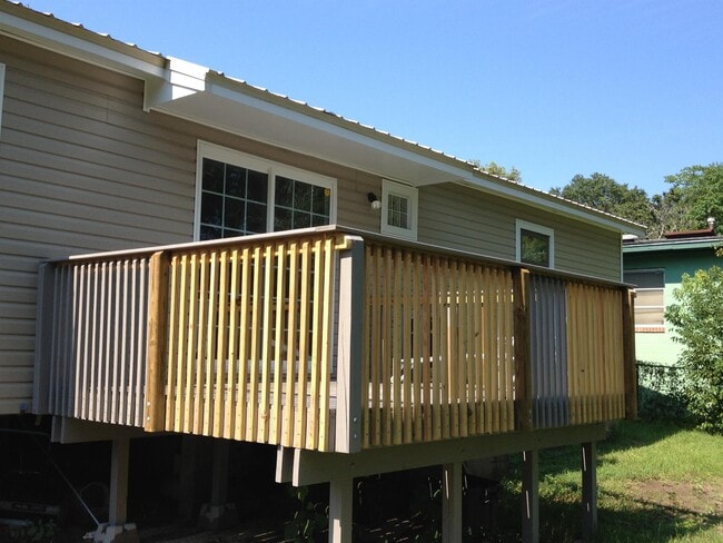 Building Photo - 1306 Elberta Dr