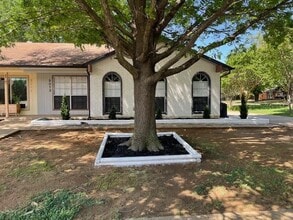 Building Photo - 3013 Penny Ln