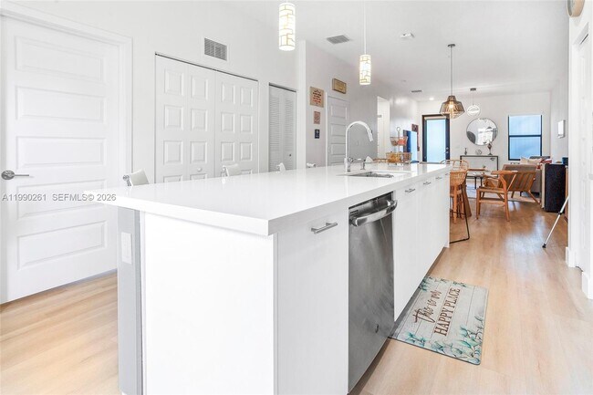 Building Photo - 8055 NW 104th Ave