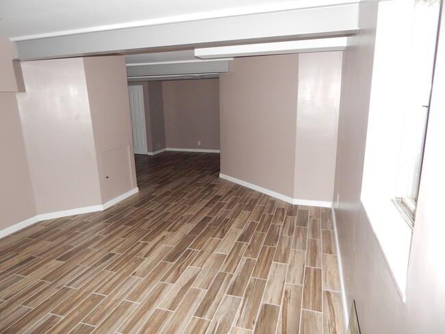 Building Photo - 2800 E Bridleway Ct