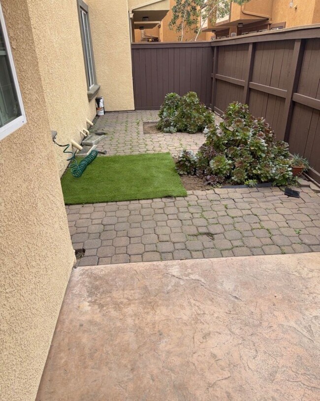 Building Photo - Fantastic Clairemont Condo with Outdoor Space!