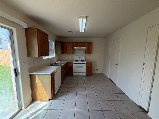 Building Photo - 12608 Rio Lindo St
