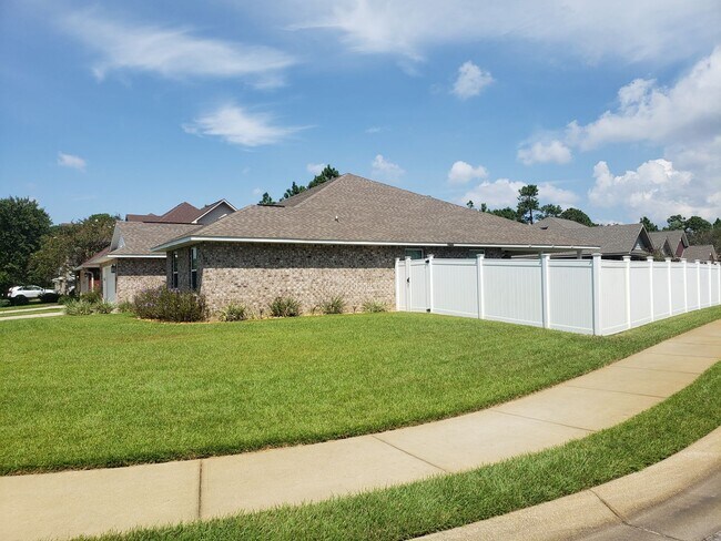 Building Photo - 3 bedroom in Sound Hammock Navarre!!