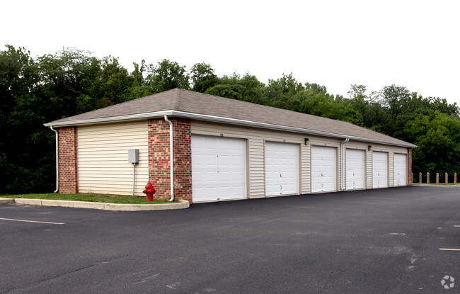 Garage - Lynhurst Park Apartments