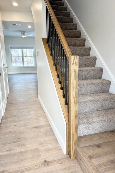 Building Photo - 122 Memphis St