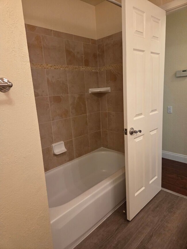 Building Photo - Great location off Sunrise & Coloma - Renovated 3bdrm, 2 bath