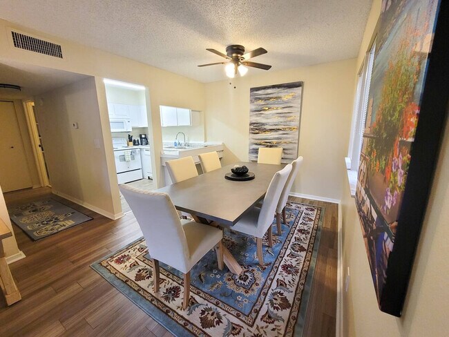 Building Photo - 6519 W Newberry Rd