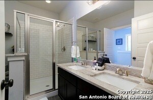Building Photo - 419 Cactus St