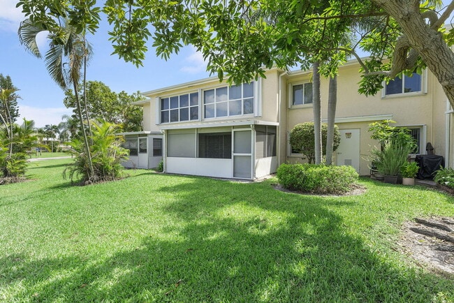 Building Photo - 1521 NW 18th Ave