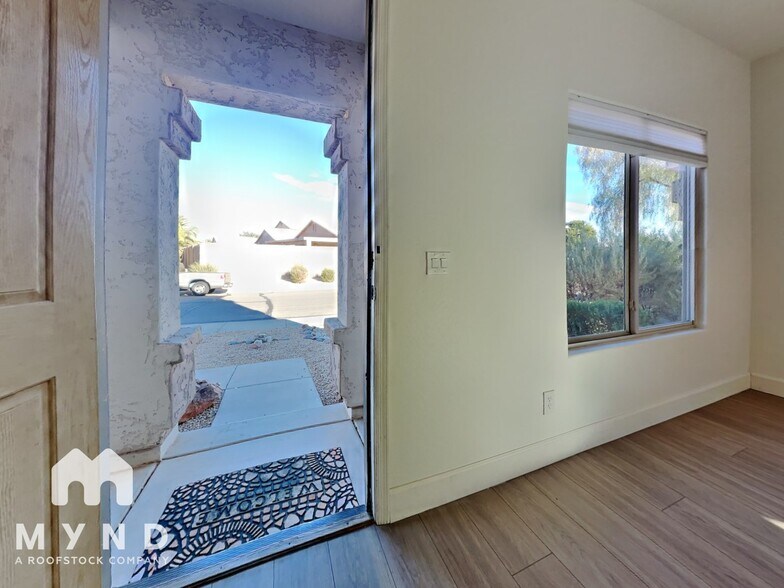 Building Photo - 1237 E Blackfoot Daisy Dr