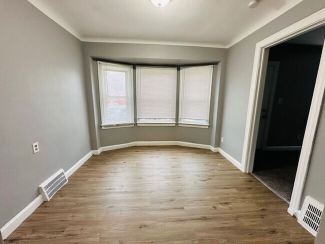 Building Photo - 3 Bedroom 1 Bath For Lease -Section 8 Ready Call 313-429-3244