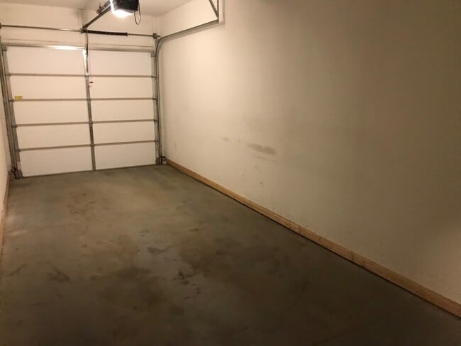 Building Photo - 2715 Bobcat Dr