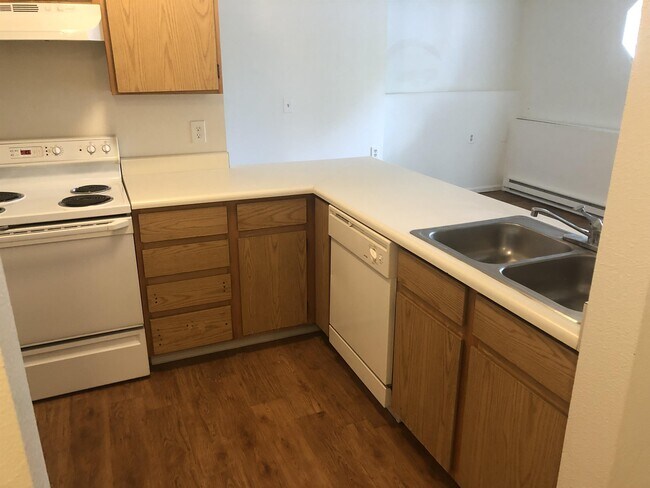 Building Photo - 4531 Boardwalk Dr