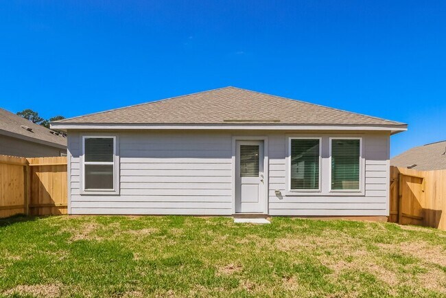 Building Photo - 613 Craven St