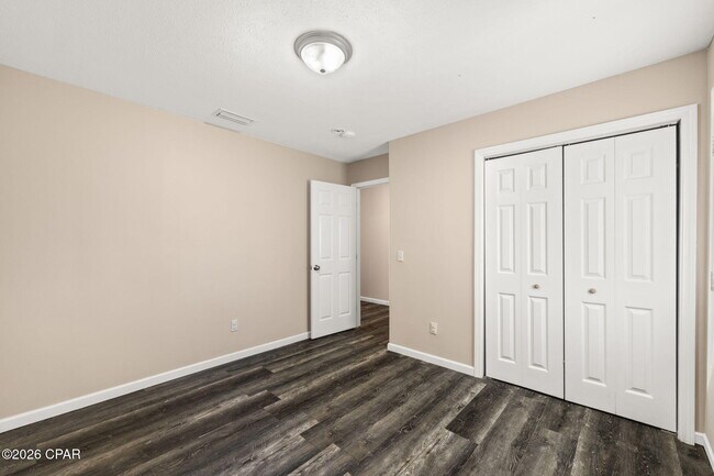 Building Photo - 2716 Oak Hammock Dr