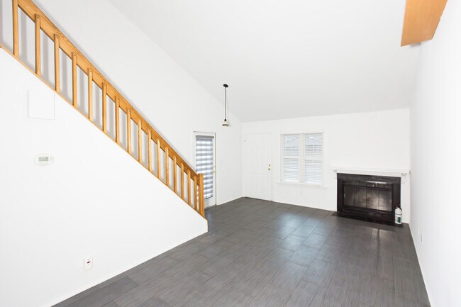 Building Photo - 212 Westchester Ct