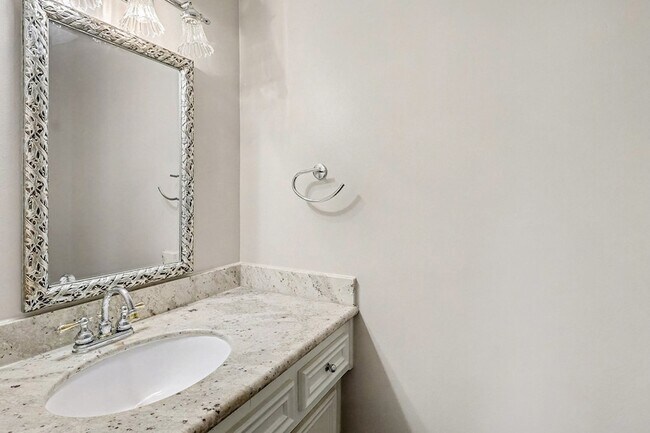 Building Photo - 1402 Copperfield Ct