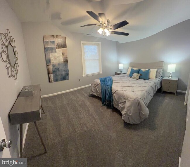 Building Photo - 102 Stonehurst Ct