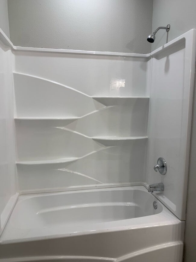 Building Photo - 1 Bedroom/1 Bathroom -- Fantastic Palmer Location!