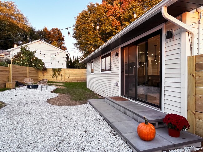 Building Photo - 6 Sobel Dr