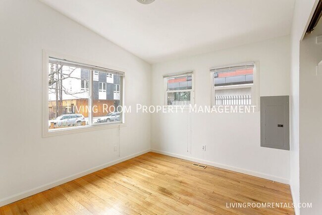 Building Photo - 1520 SE 44th Ave