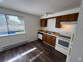 Building Photo - Cherry Ave 8 plex's