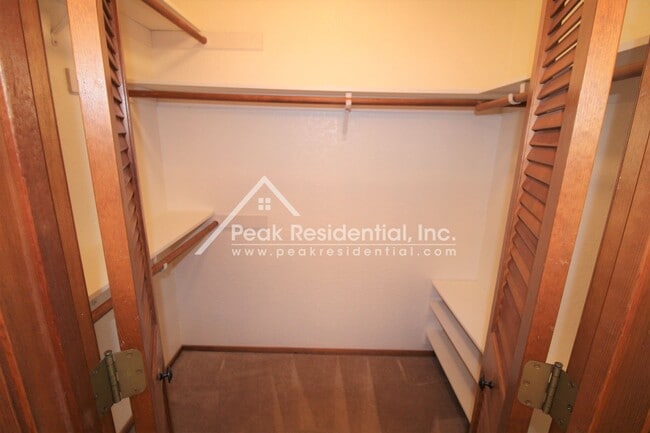 Building Photo - Wonderful Orangevale 4bd/2ba Home with 2 C...