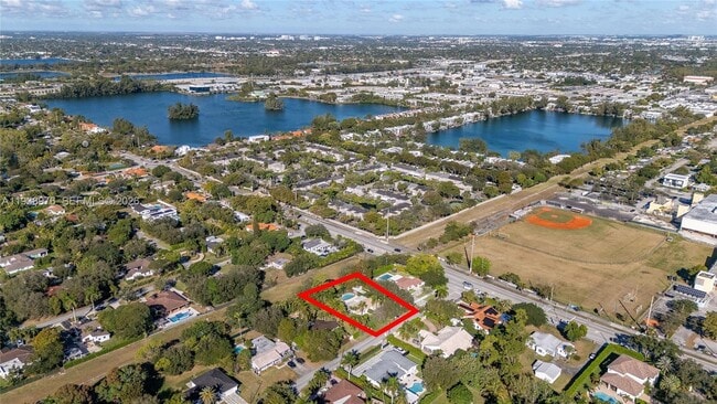 Building Photo - 5626 SW 69th Ave