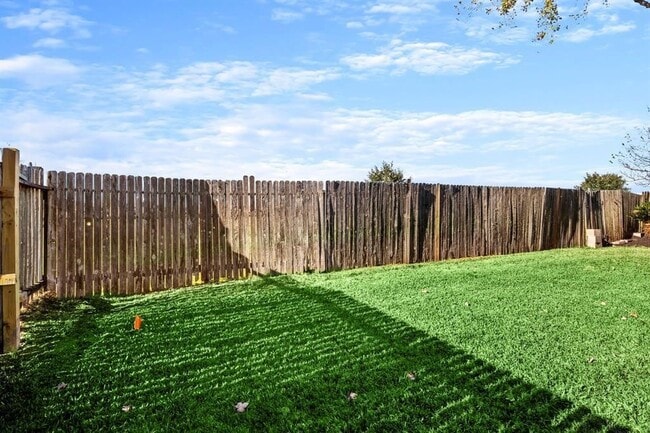 Building Photo - 23035 N Waterlily Dr