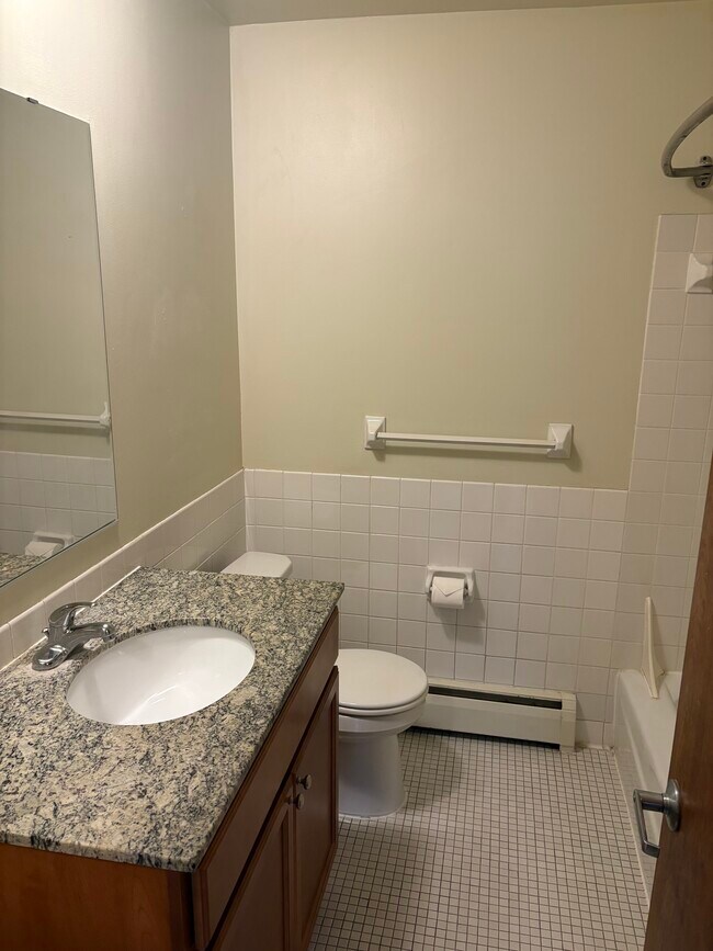 Building Photo - Lynn Apartments