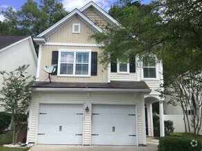 Building Photo - 220 Summer Hill Way