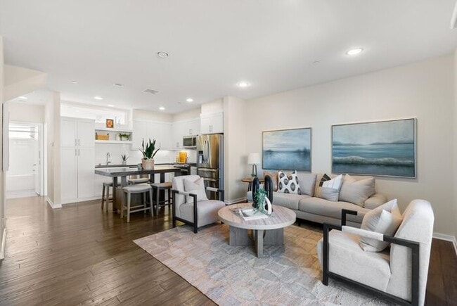 Building Photo - Superior Point