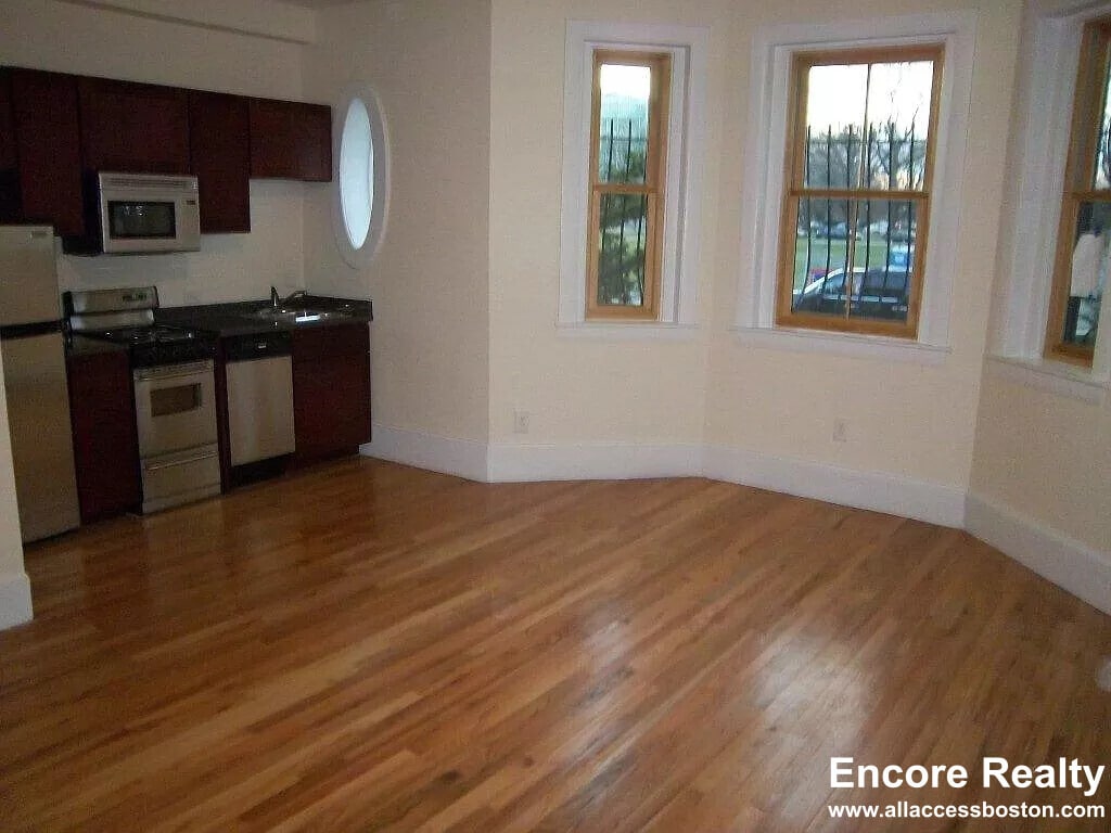 Building Photo - 212 Hemenway St