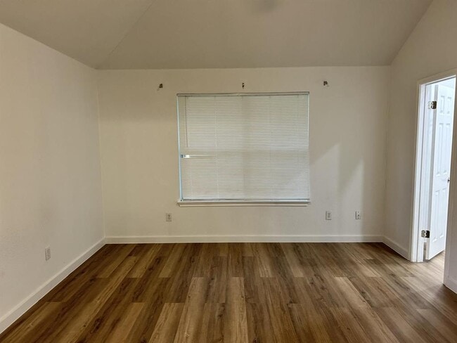 Building Photo - 1506 Cosmos Way