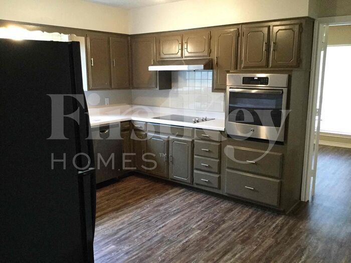 Building Photo - 2912 Yorktown Rd