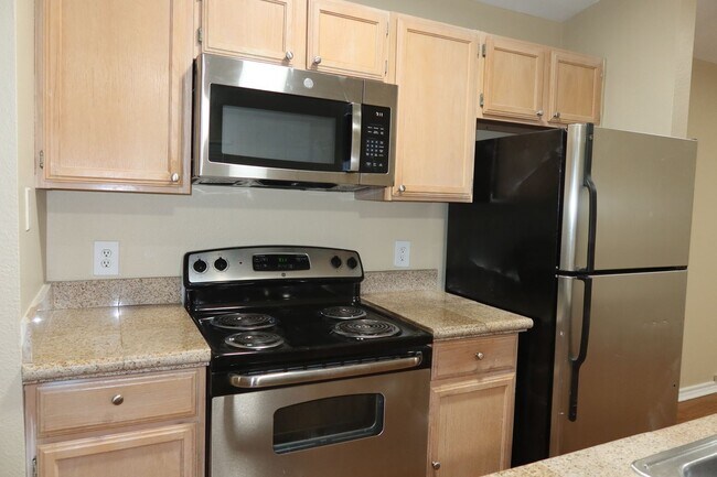 Building Photo - POINTE 360 @ 2222 - Stand Alone 1BD  WITH GARAGE- RESORT POOL - DOG PARK- Rent Special