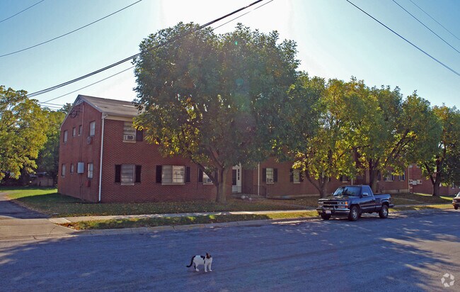 Building Photo - 1620-1624 N Yellow Springs St