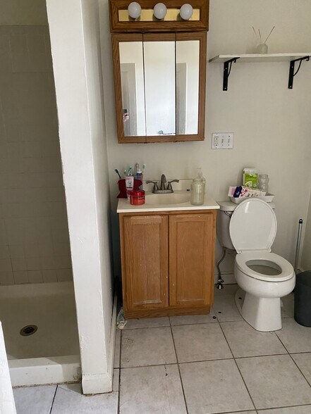 Building Photo - 187 Winthrop Rd