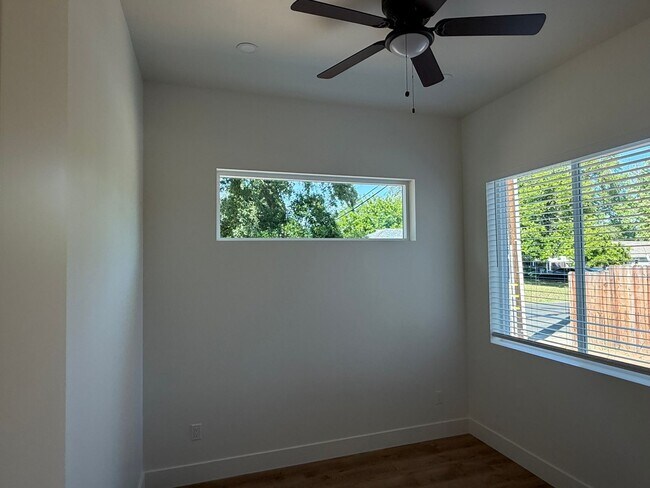 Building Photo - Illinois Ave/Jonnie Way