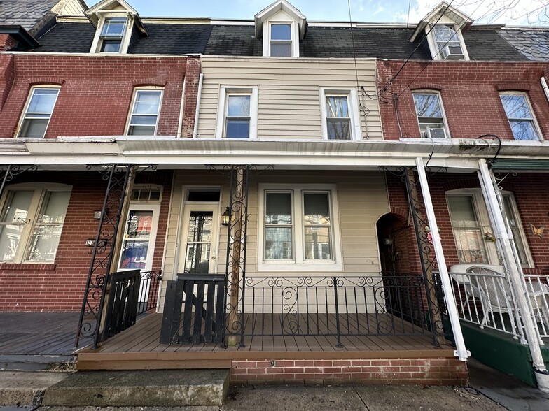 Building Photo - 139 Coral St