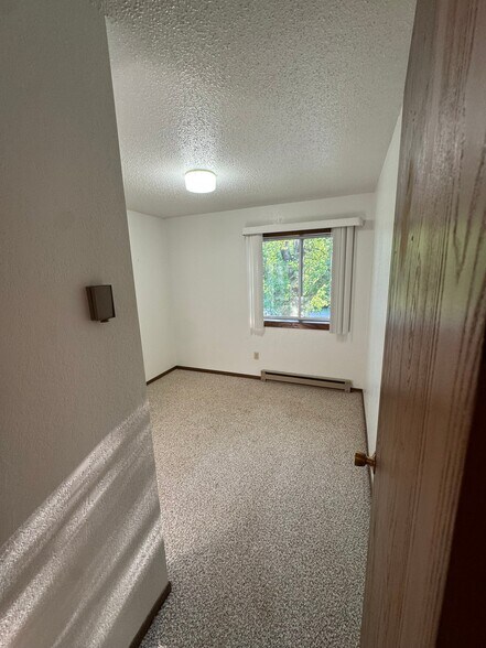 Building Photo - 301 Bernice St
