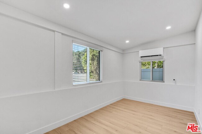 Building Photo - 9642 Tujunga Canyon Blvd