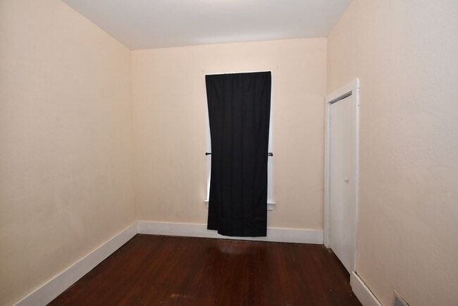 Building Photo - 1327 Corby Blvd