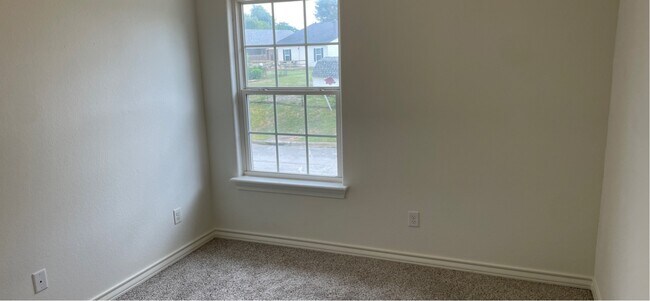 Building Photo - 1405 Crescent Bentonville Crescent