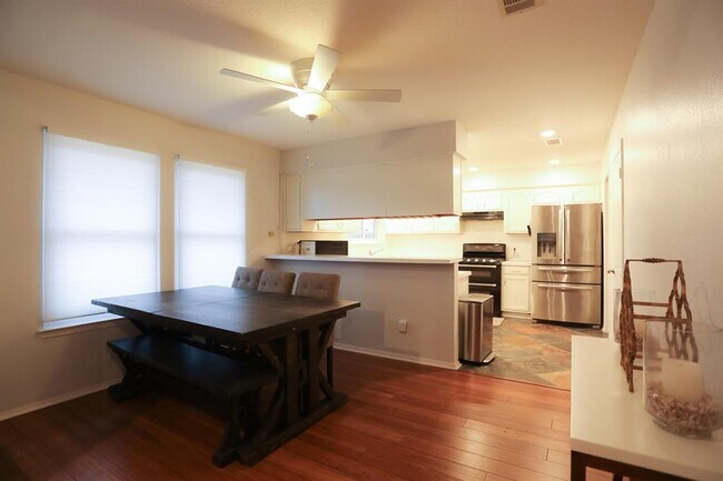 Building Photo - 12315 Wycliff Ln