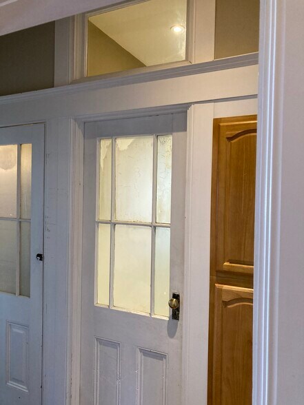 hallway - 407 Avon St