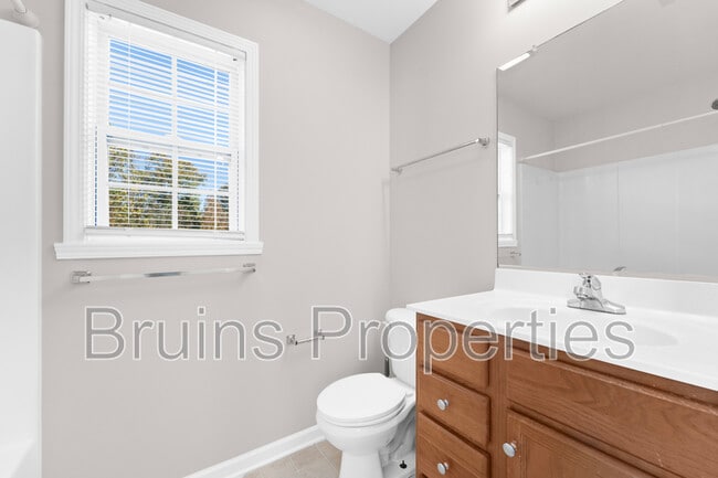 Building Photo - 5611 Sycamore Glen Rd